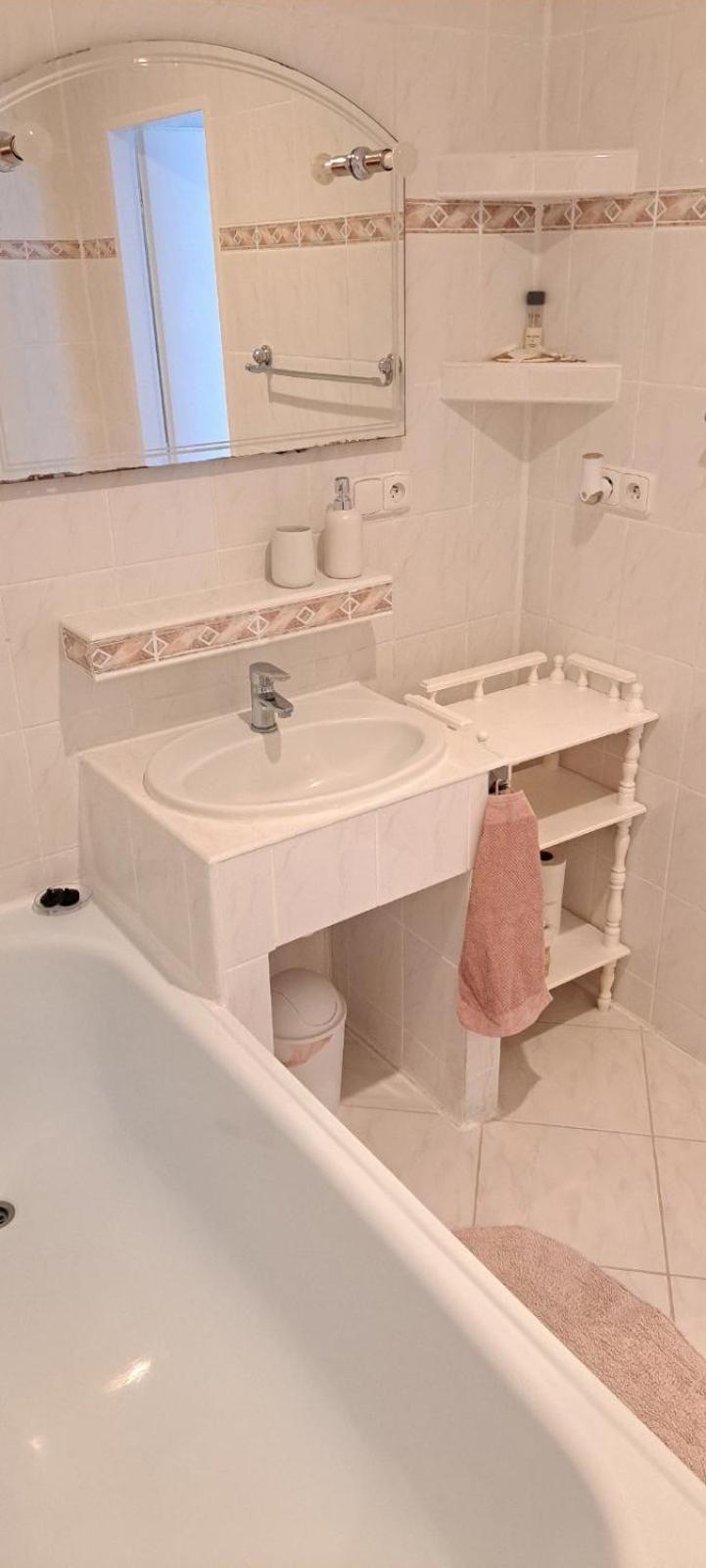 Utulny Apartman Blizko Centra Michalovce Luaran gambar